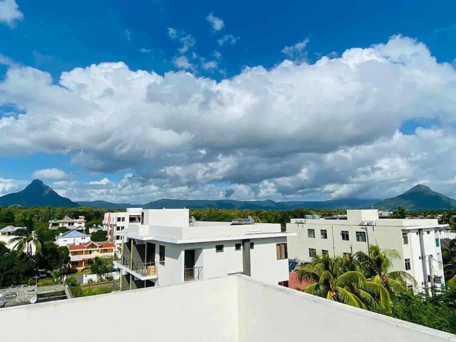 Beach Apartment Flic en Flac Exterior photo